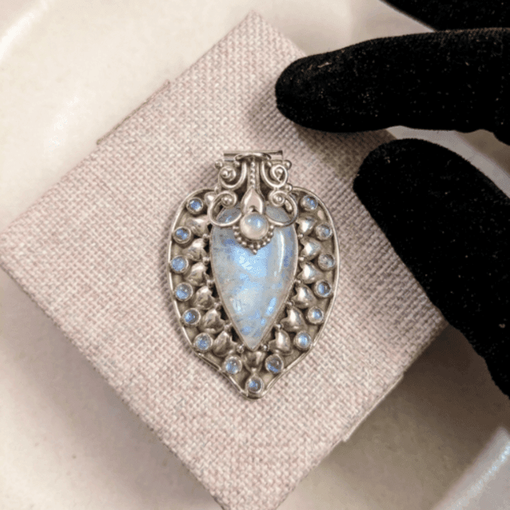 MOONSTONE STATEMENT SILVER PENDANT