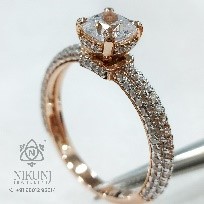 Gold Ladies Finger Ring